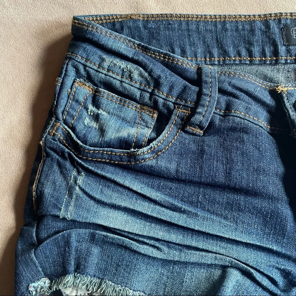 Black Crystal Short Jean Shorts - Juniors Size 3 - Picture 5 of 5